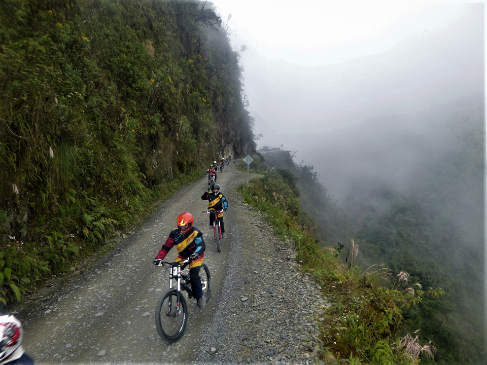 Via degli Yungas: la strada più pericolosa al mondo-Marsontheroad.com